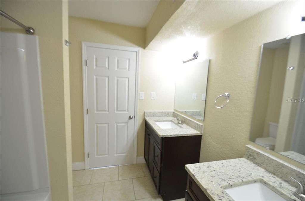 For Sale: $113,900 (2 beds, 1 baths, 762 Square Feet)
