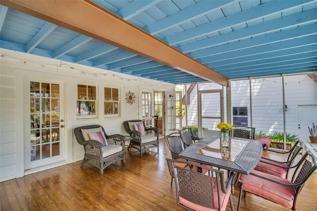 For Sale: $1,450,000 (4 beds, 3 baths, 3746 Square Feet)