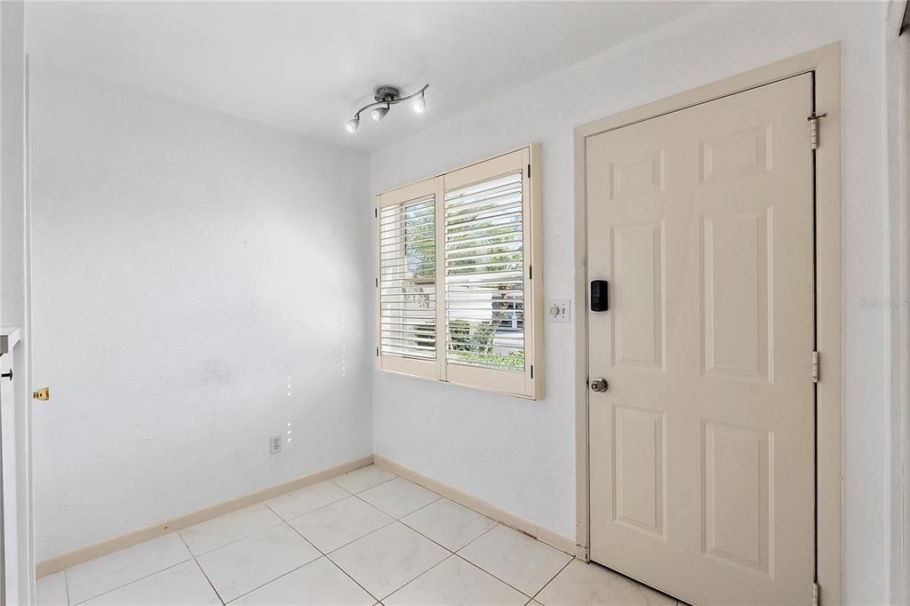 For Sale: $224,000 (2 beds, 2 baths, 1200 Square Feet)