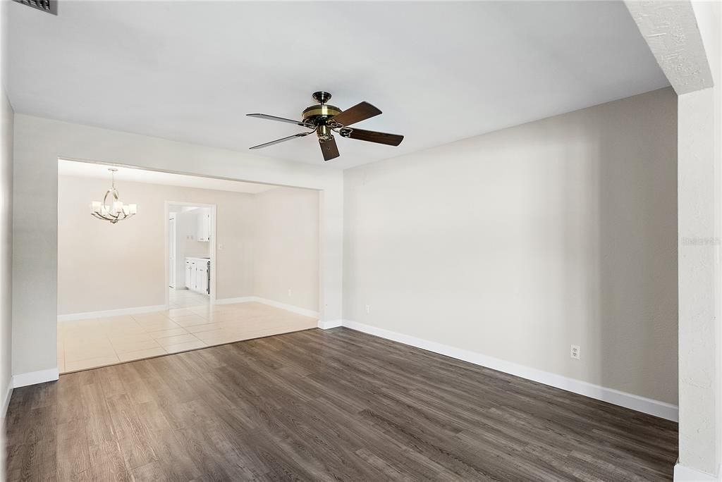 For Sale: $224,000 (2 beds, 2 baths, 1200 Square Feet)