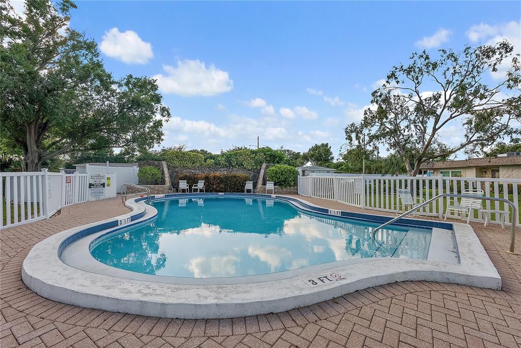 For Sale: $224,000 (2 beds, 2 baths, 1200 Square Feet)