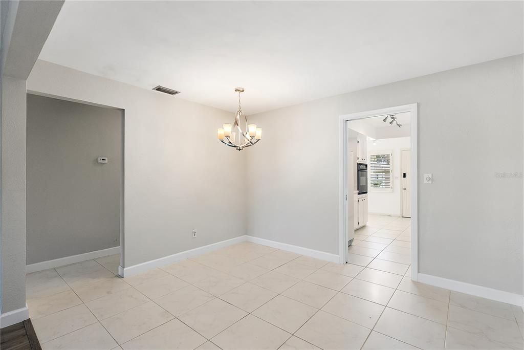 For Sale: $224,000 (2 beds, 2 baths, 1200 Square Feet)