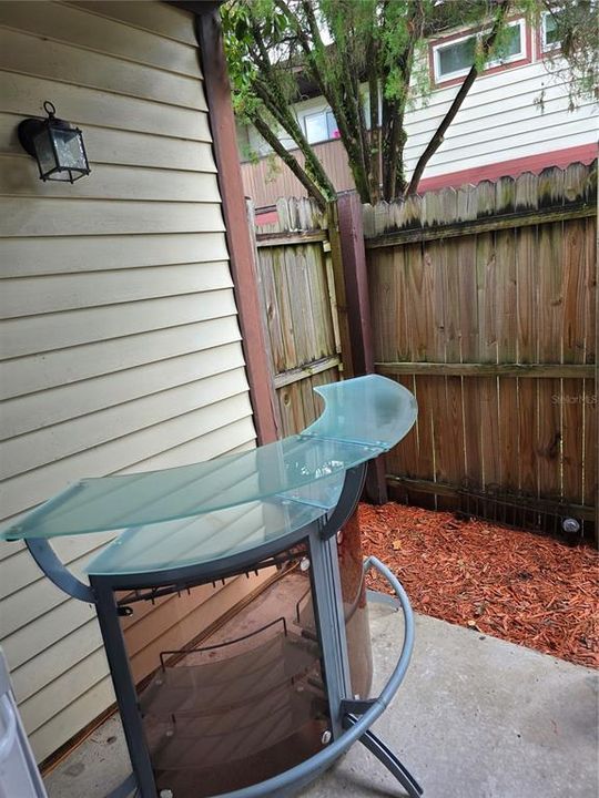 For Rent: $1,395 (2 beds, 1 baths, 762 Square Feet)