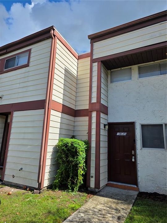 For Rent: $1,395 (2 beds, 1 baths, 762 Square Feet)