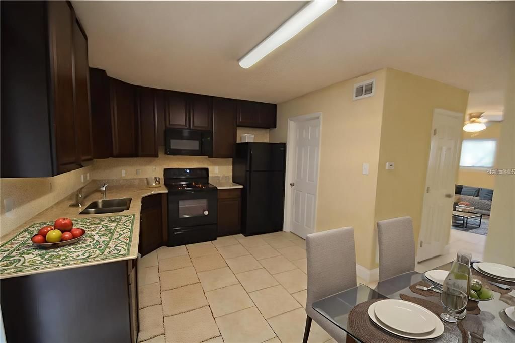 For Rent: $1,395 (2 beds, 1 baths, 762 Square Feet)