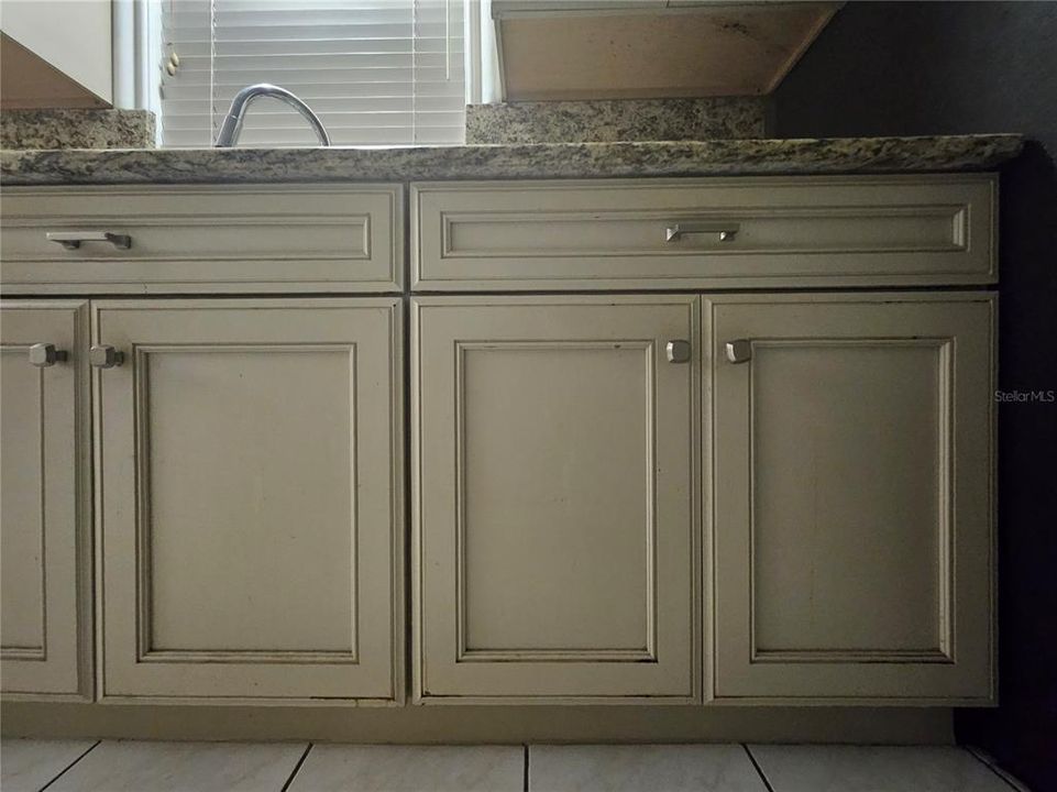 Active With Contract: $370,000 (3 beds, 2 baths, 1700 Square Feet)