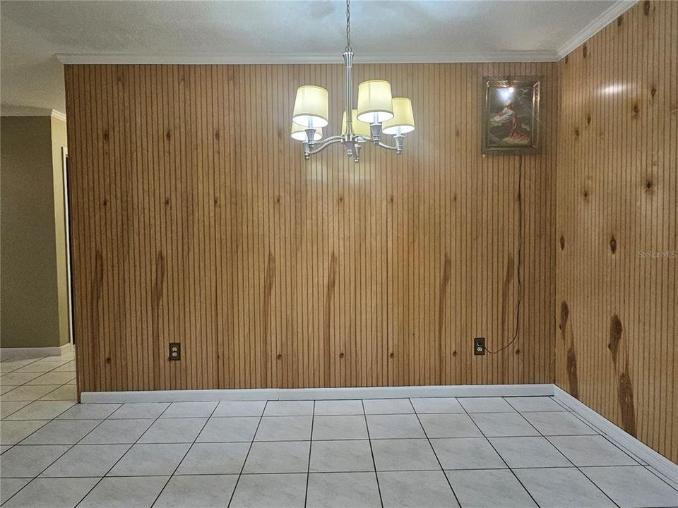 Active With Contract: $370,000 (3 beds, 2 baths, 1700 Square Feet)