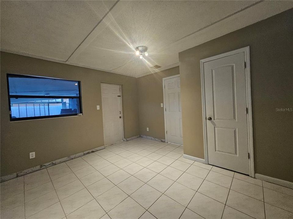 Active With Contract: $370,000 (3 beds, 2 baths, 1700 Square Feet)