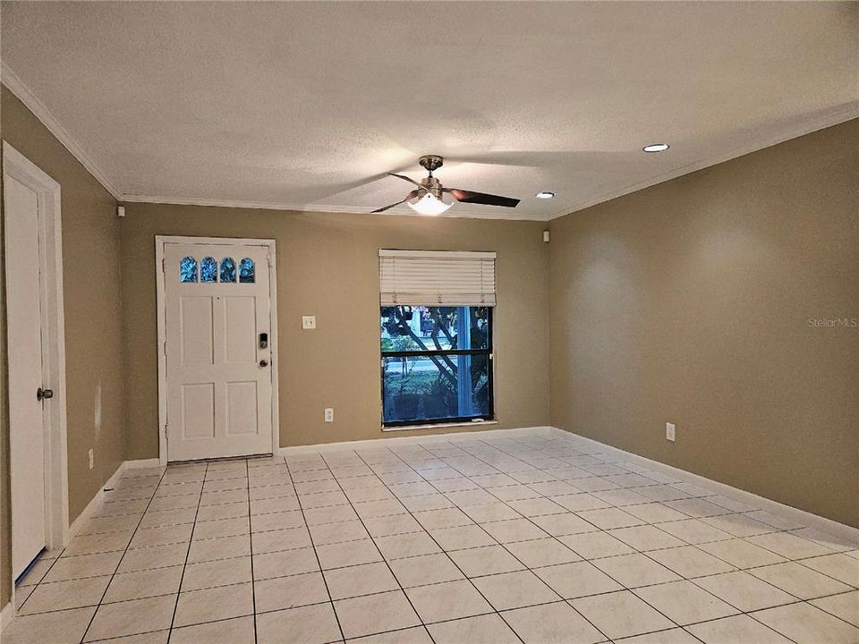 Active With Contract: $370,000 (3 beds, 2 baths, 1700 Square Feet)