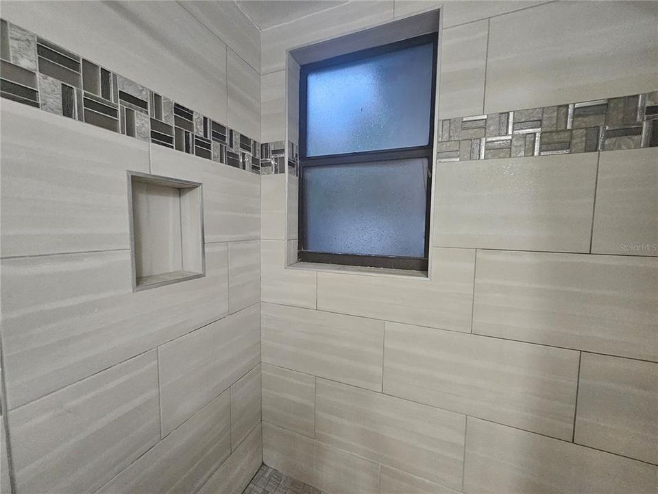 Active With Contract: $370,000 (3 beds, 2 baths, 1700 Square Feet)