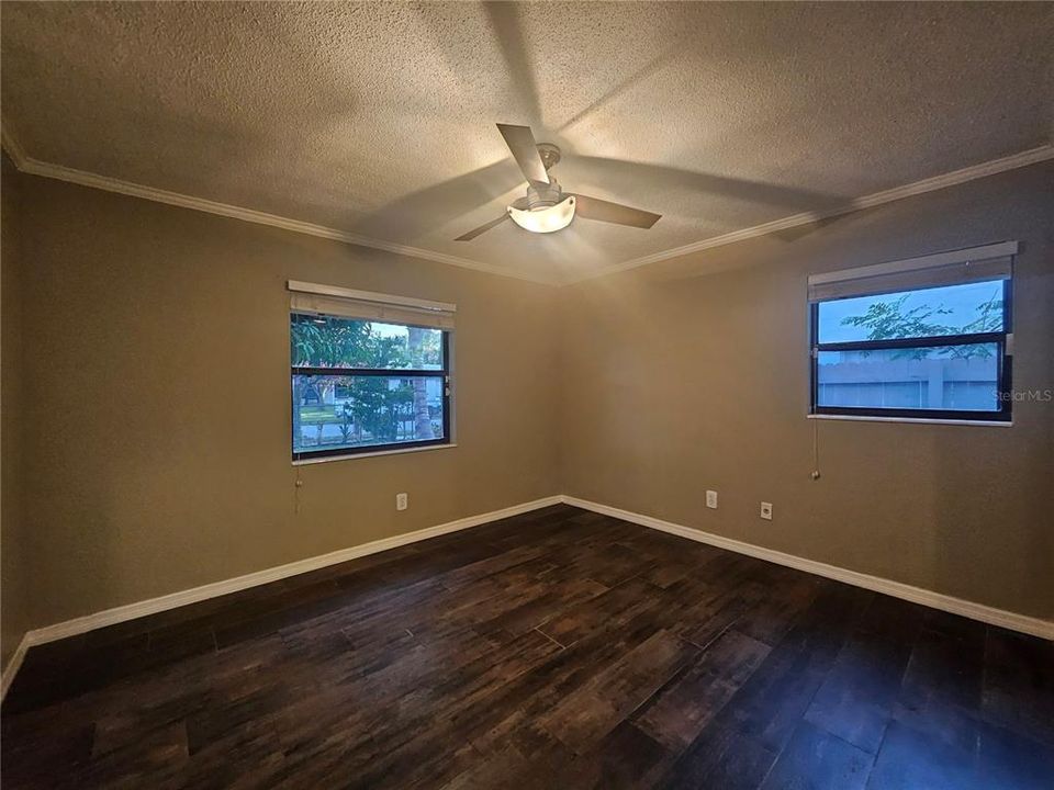 Active With Contract: $370,000 (3 beds, 2 baths, 1700 Square Feet)