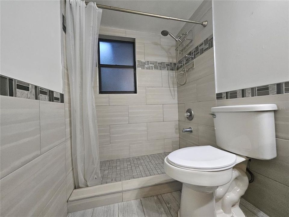 Active With Contract: $370,000 (3 beds, 2 baths, 1700 Square Feet)