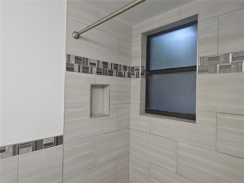 Active With Contract: $370,000 (3 beds, 2 baths, 1700 Square Feet)