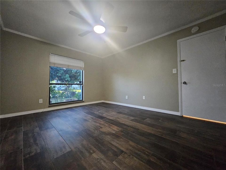 Active With Contract: $370,000 (3 beds, 2 baths, 1700 Square Feet)