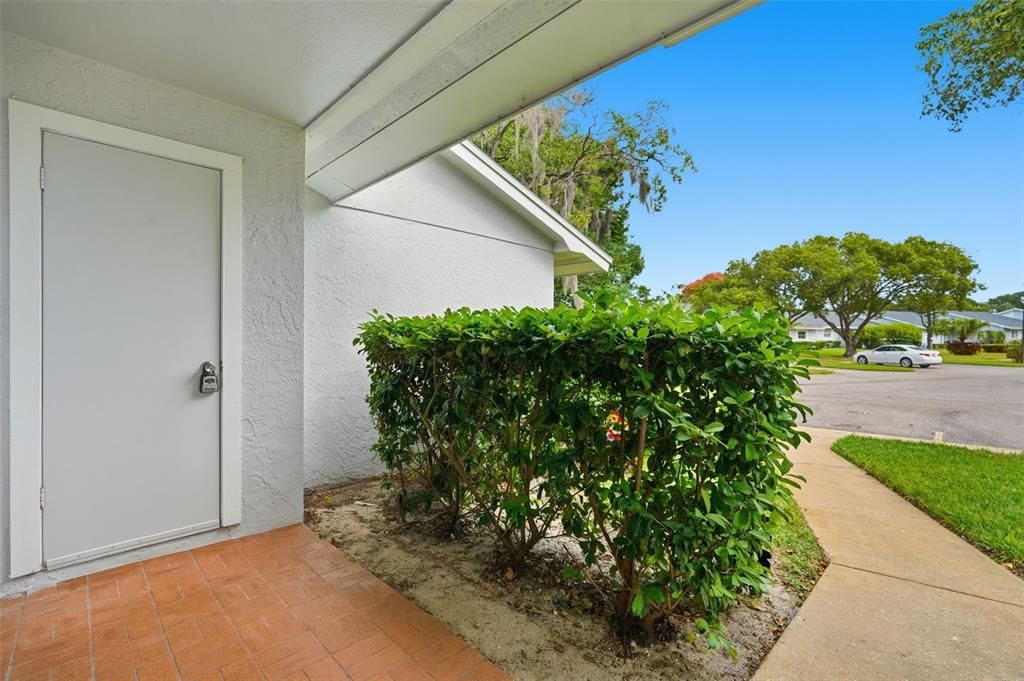 For Sale: $165,000 (2 beds, 2 baths, 1029 Square Feet)