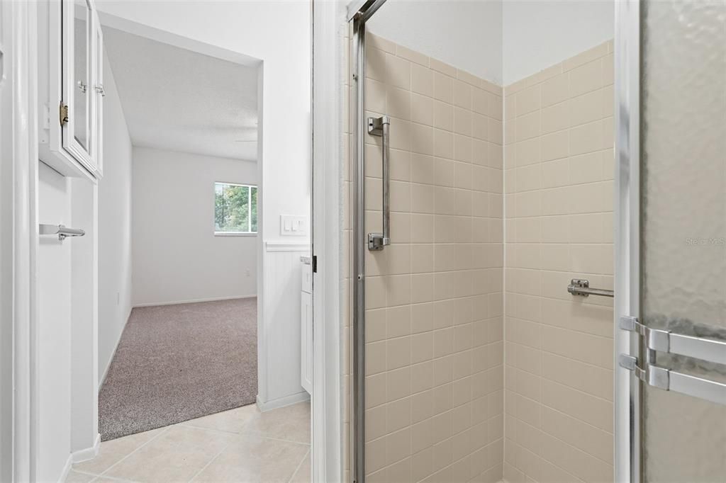 For Sale: $165,000 (2 beds, 2 baths, 1029 Square Feet)