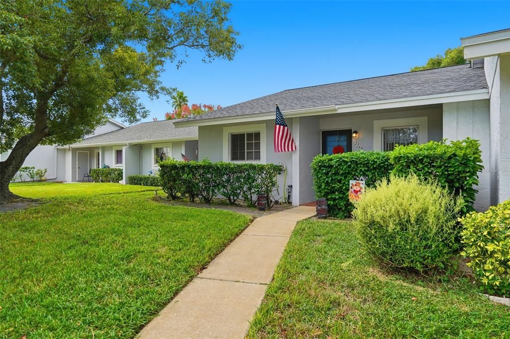 For Sale: $165,000 (2 beds, 2 baths, 1029 Square Feet)