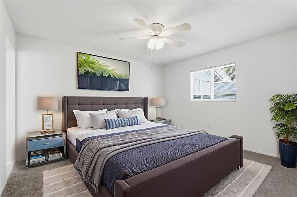 For Sale: $165,000 (2 beds, 2 baths, 1029 Square Feet)