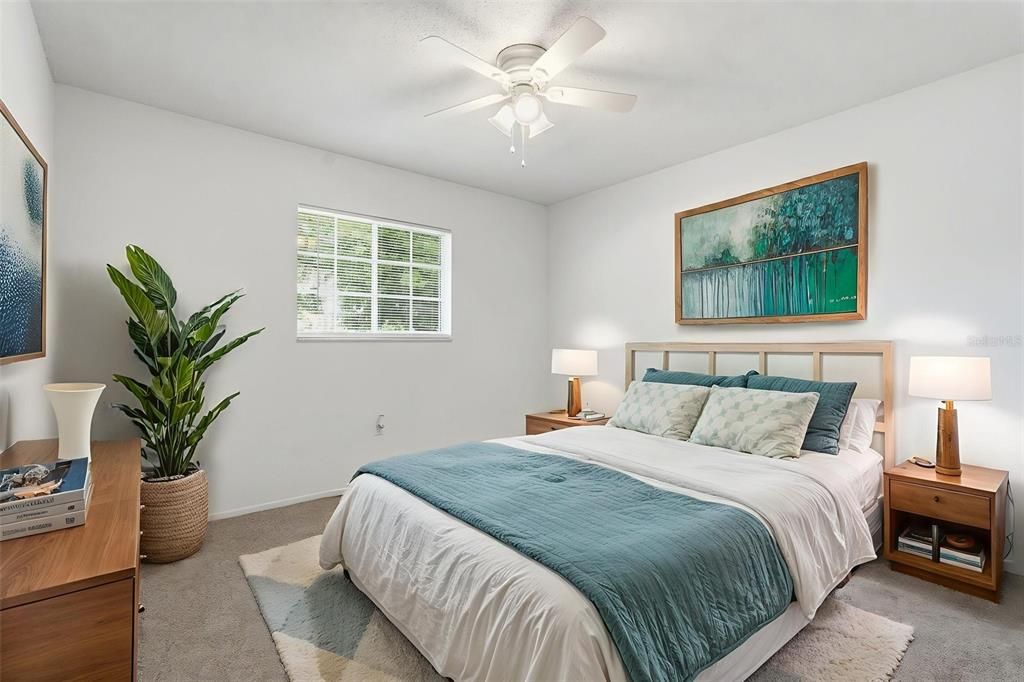 For Sale: $165,000 (2 beds, 2 baths, 1029 Square Feet)