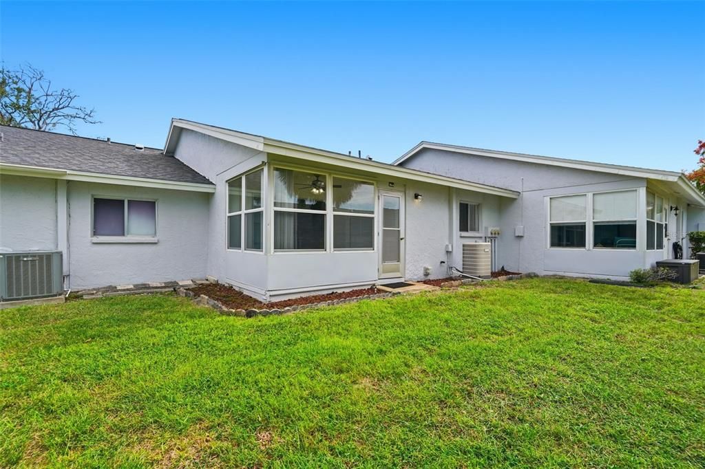 For Sale: $165,000 (2 beds, 2 baths, 1029 Square Feet)