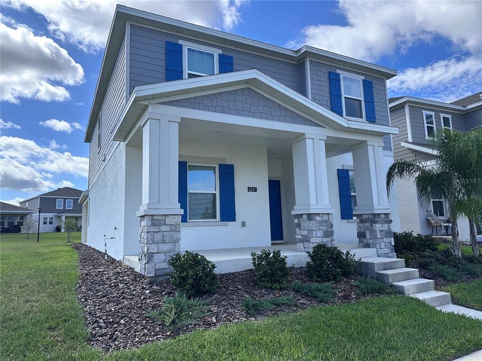 Active With Contract: $2,750 (5 beds, 3 baths, 2524 Square Feet)