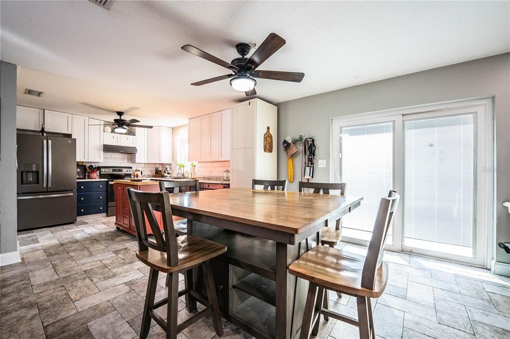 На продажу: $519,900 (4 спален, 2 ванн, 1836 Квадратных фут)