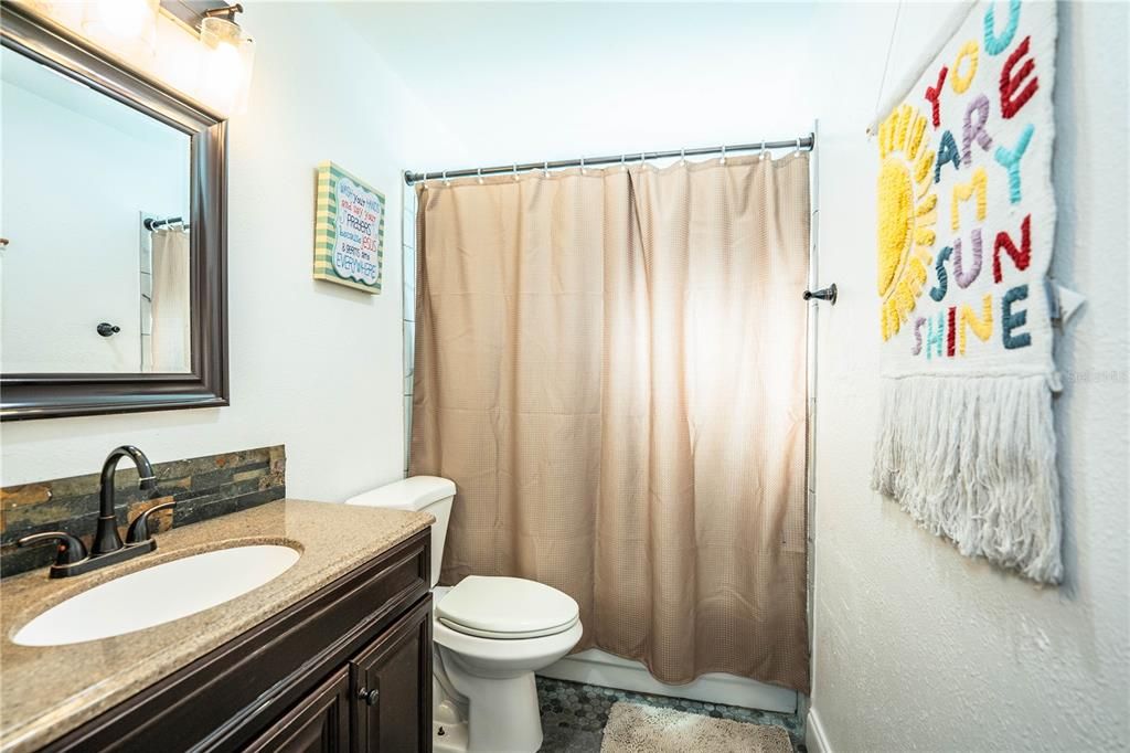 На продажу: $519,900 (4 спален, 2 ванн, 1836 Квадратных фут)