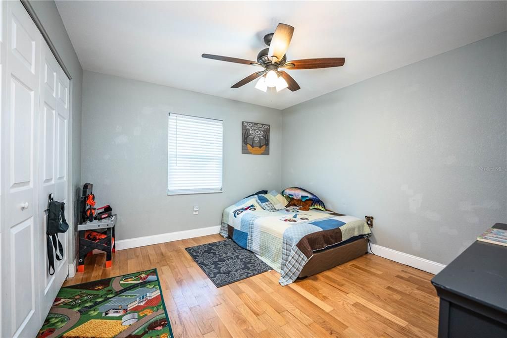 На продажу: $519,900 (4 спален, 2 ванн, 1836 Квадратных фут)