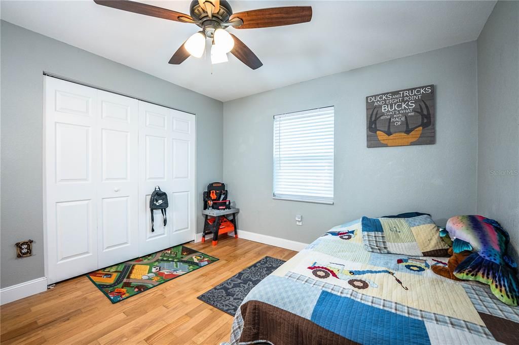 На продажу: $519,900 (4 спален, 2 ванн, 1836 Квадратных фут)