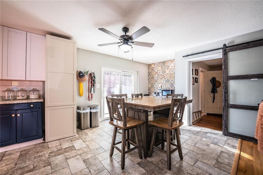 На продажу: $519,900 (4 спален, 2 ванн, 1836 Квадратных фут)