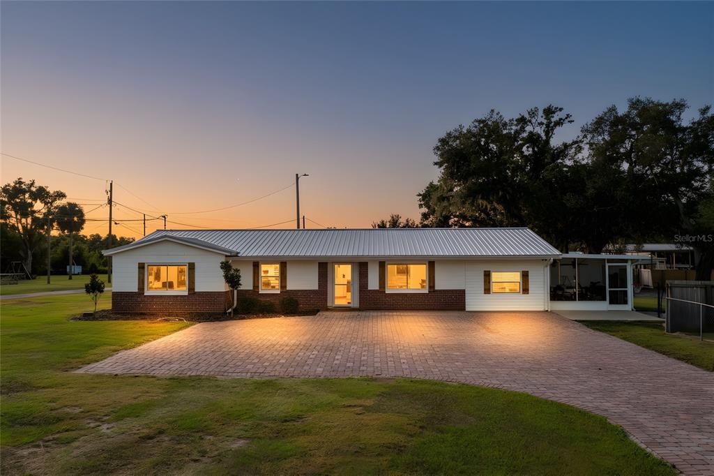 На продажу: $519,900 (4 спален, 2 ванн, 1836 Квадратных фут)