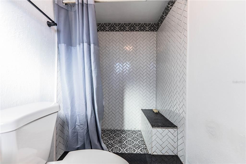 На продажу: $519,900 (4 спален, 2 ванн, 1836 Квадратных фут)