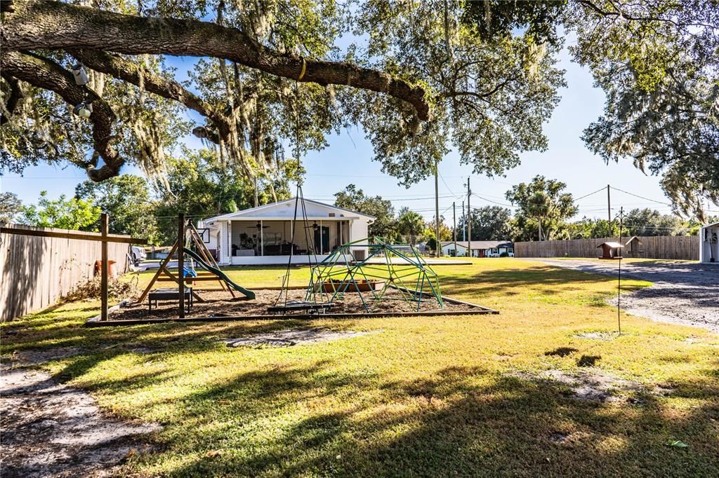 На продажу: $519,900 (4 спален, 2 ванн, 1836 Квадратных фут)