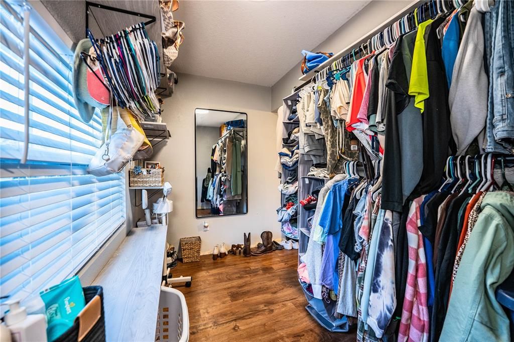 На продажу: $519,900 (4 спален, 2 ванн, 1836 Квадратных фут)