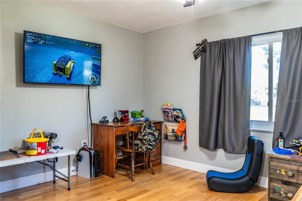 На продажу: $519,900 (4 спален, 2 ванн, 1836 Квадратных фут)