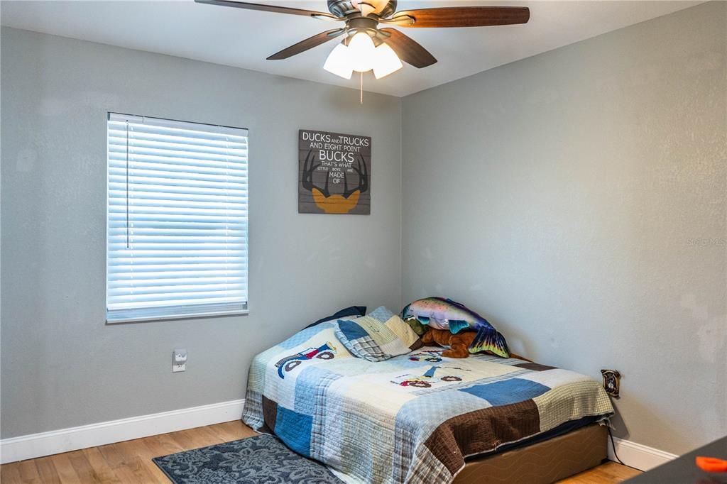 На продажу: $519,900 (4 спален, 2 ванн, 1836 Квадратных фут)