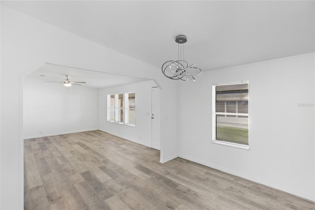 Activo con contrato: $209,990 (3 camas, 2 baños, 1512 Pies cuadrados)