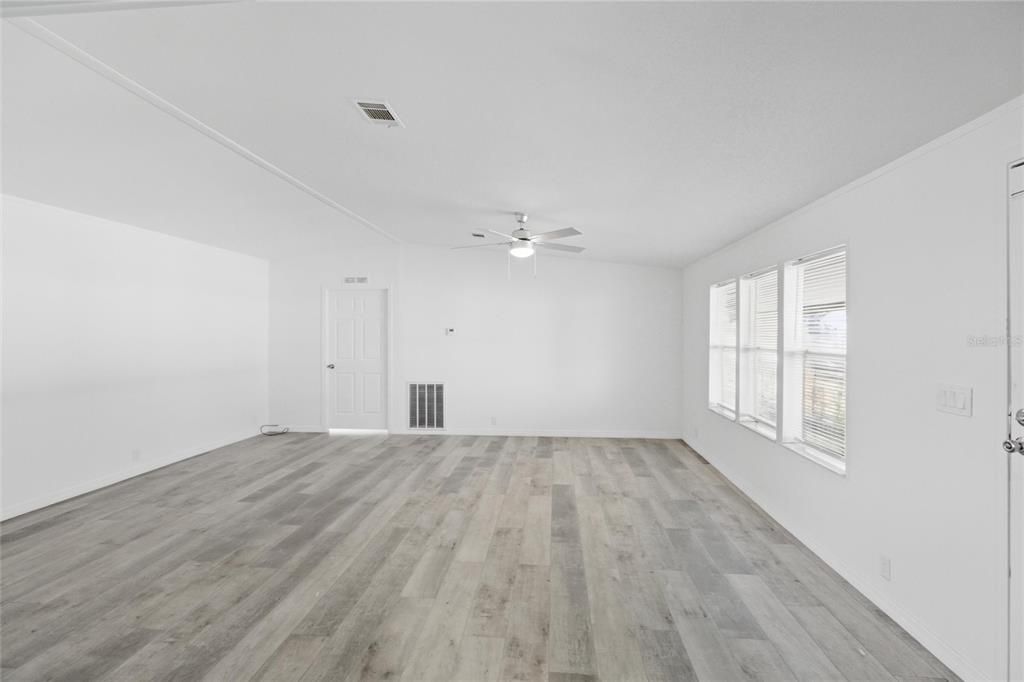 Activo con contrato: $209,990 (3 camas, 2 baños, 1512 Pies cuadrados)