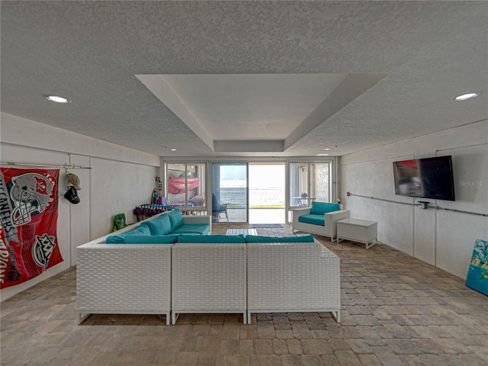 For Sale: $2,600,000 (3 beds, 3 baths, 3015 Square Feet)