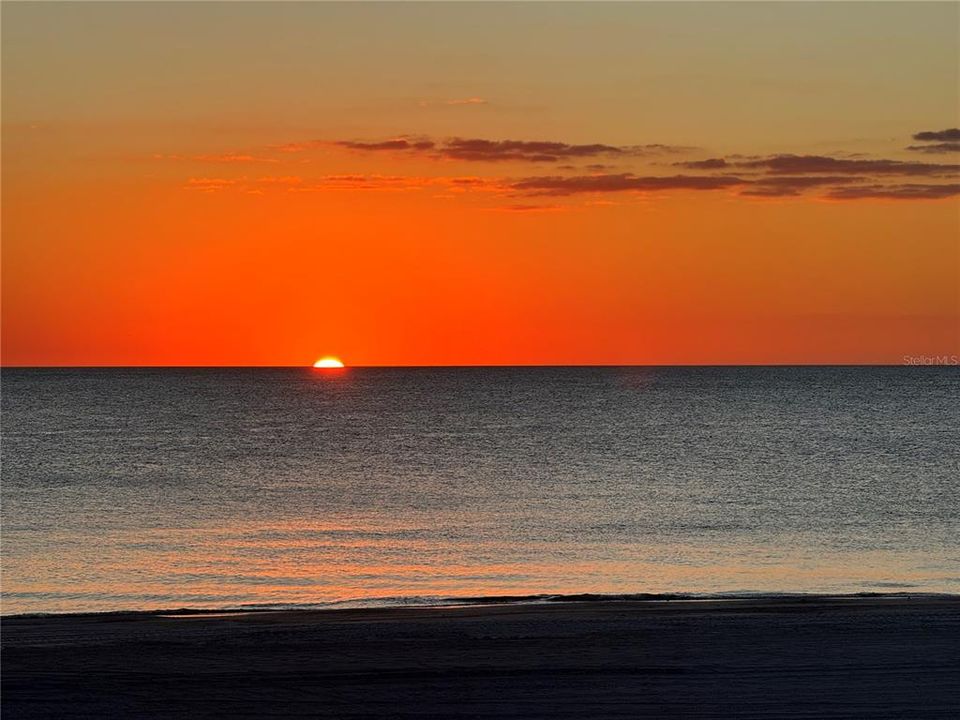 For Sale: $2,600,000 (3 beds, 3 baths, 3015 Square Feet)