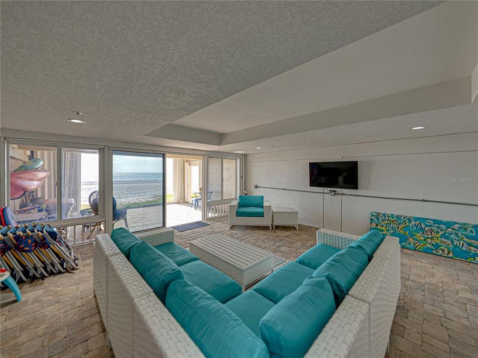 For Sale: $2,600,000 (3 beds, 3 baths, 3015 Square Feet)