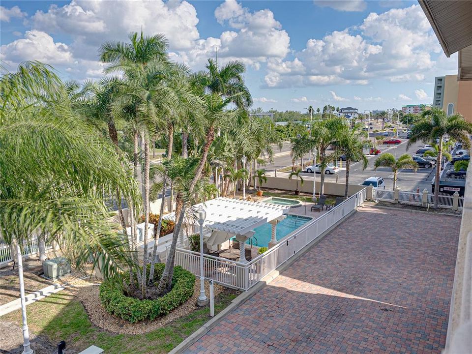 For Sale: $2,600,000 (3 beds, 3 baths, 3015 Square Feet)