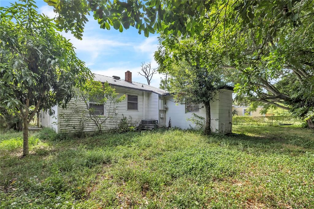 For Sale: $174,000 (2 beds, 2 baths, 832 Square Feet)