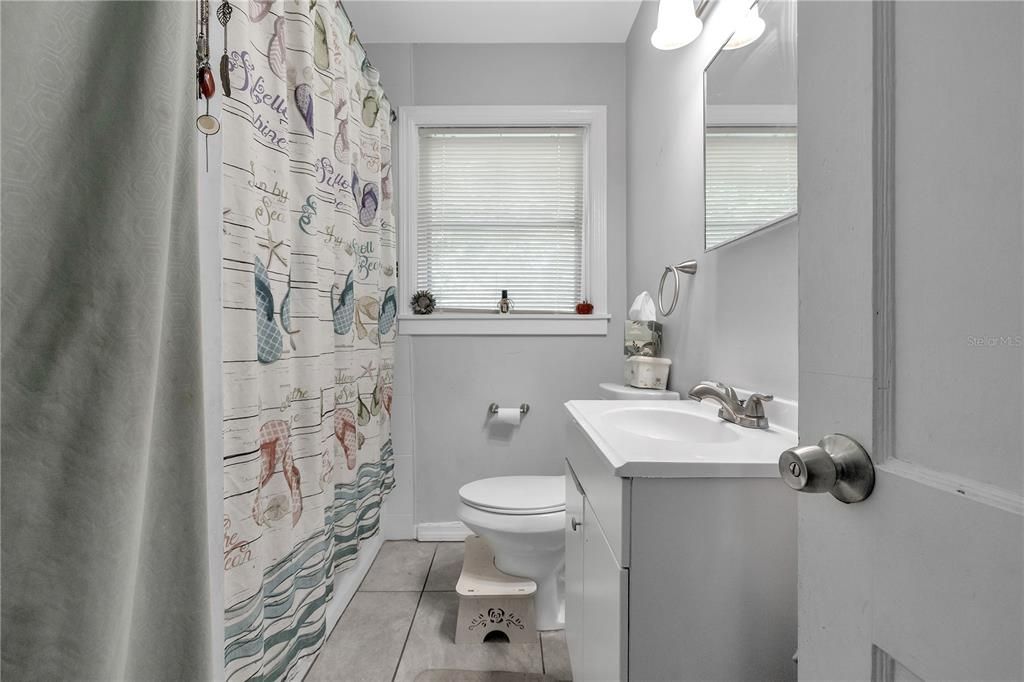 For Sale: $174,000 (2 beds, 2 baths, 832 Square Feet)