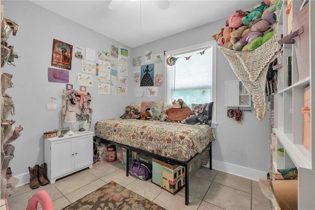 For Sale: $174,000 (2 beds, 2 baths, 832 Square Feet)