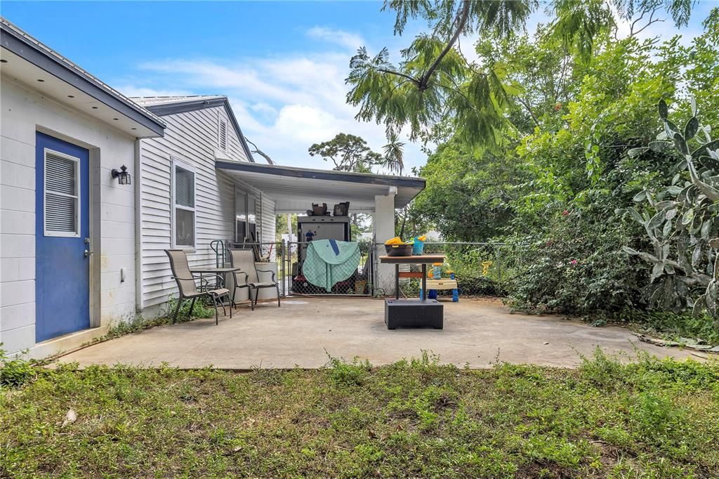 For Sale: $174,000 (2 beds, 2 baths, 832 Square Feet)