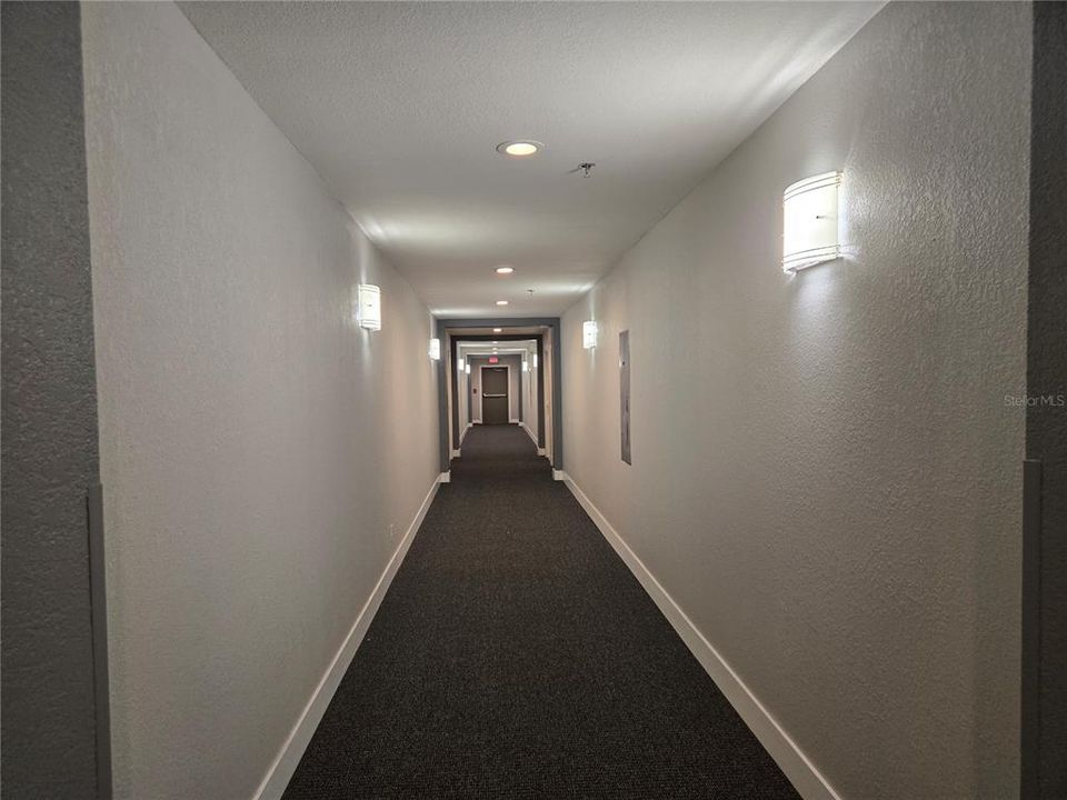 For Sale: $139,900 (1 beds, 1 baths, 524 Square Feet)