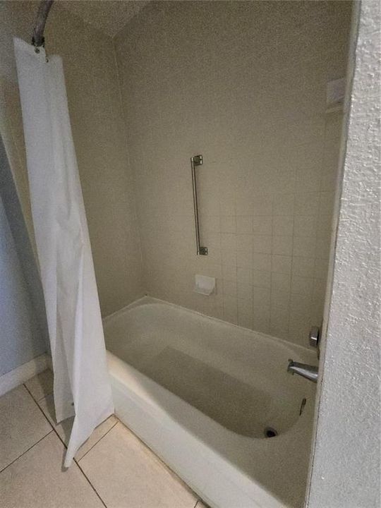 For Sale: $139,900 (1 beds, 1 baths, 524 Square Feet)