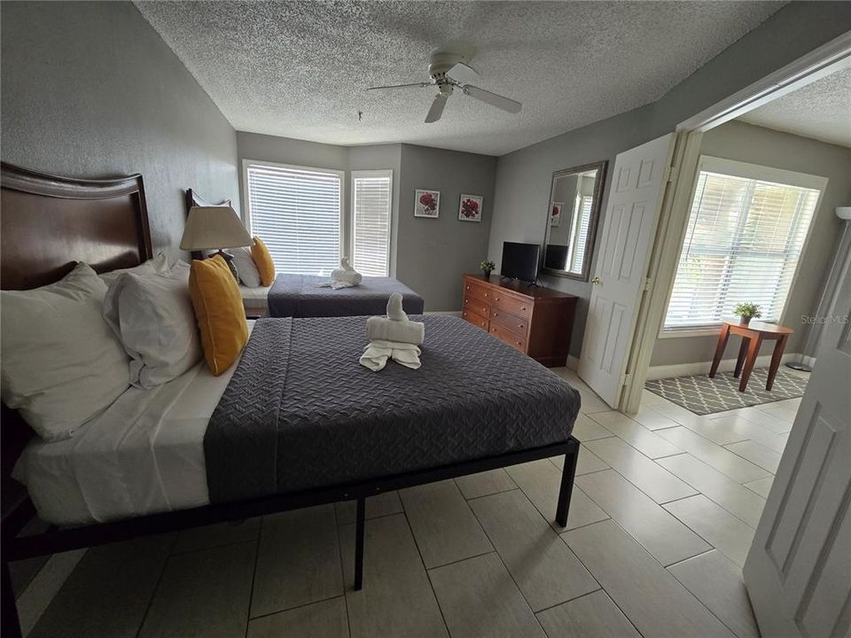 For Sale: $139,900 (1 beds, 1 baths, 524 Square Feet)