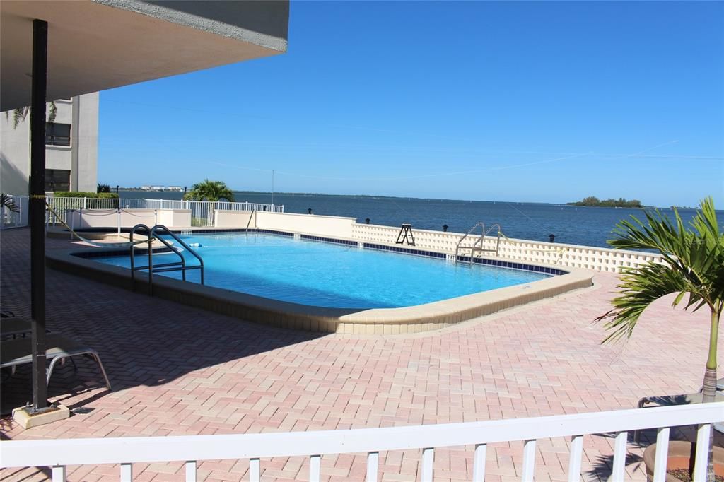 На продажу: $365,000 (2 спален, 2 ванн, 1180 Квадратных фут)